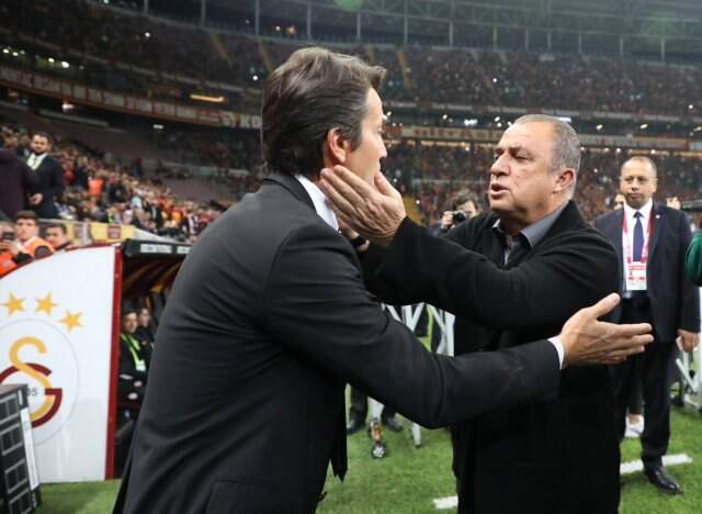 Galatasaraylı Taraftarlar, Bülent Korkmaz'ı Tribüne Çağırdı
