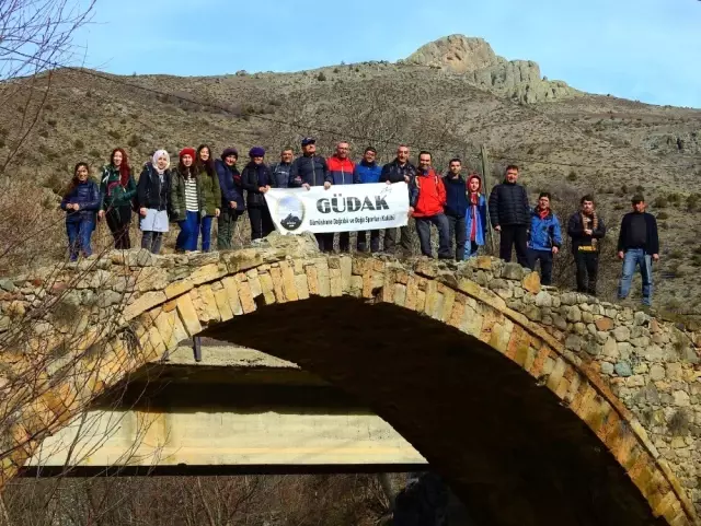 Gümüşhaneli Dağcılardan Kadınlar Günü Yürüyüşü Gümüşhaneli Dağcılardan Kadınlar Günü Yürüyüşü