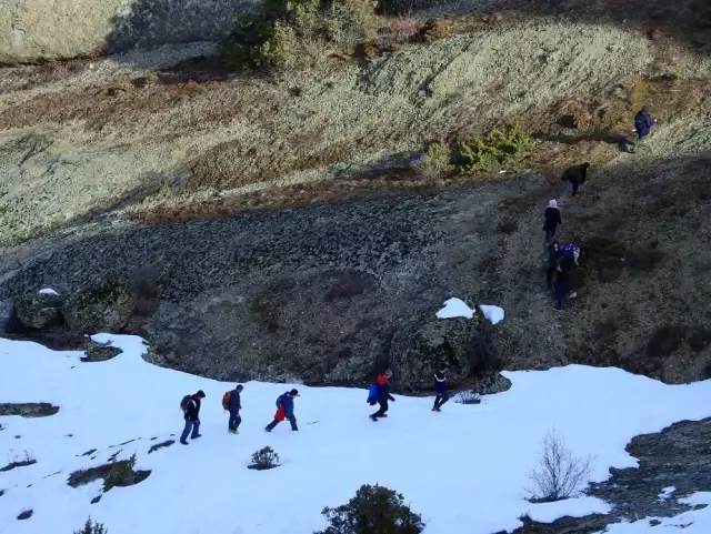 Gümüşhaneli Dağcılardan Kadınlar Günü Yürüyüşü Gümüşhaneli Dağcılardan Kadınlar Günü Yürüyüşü