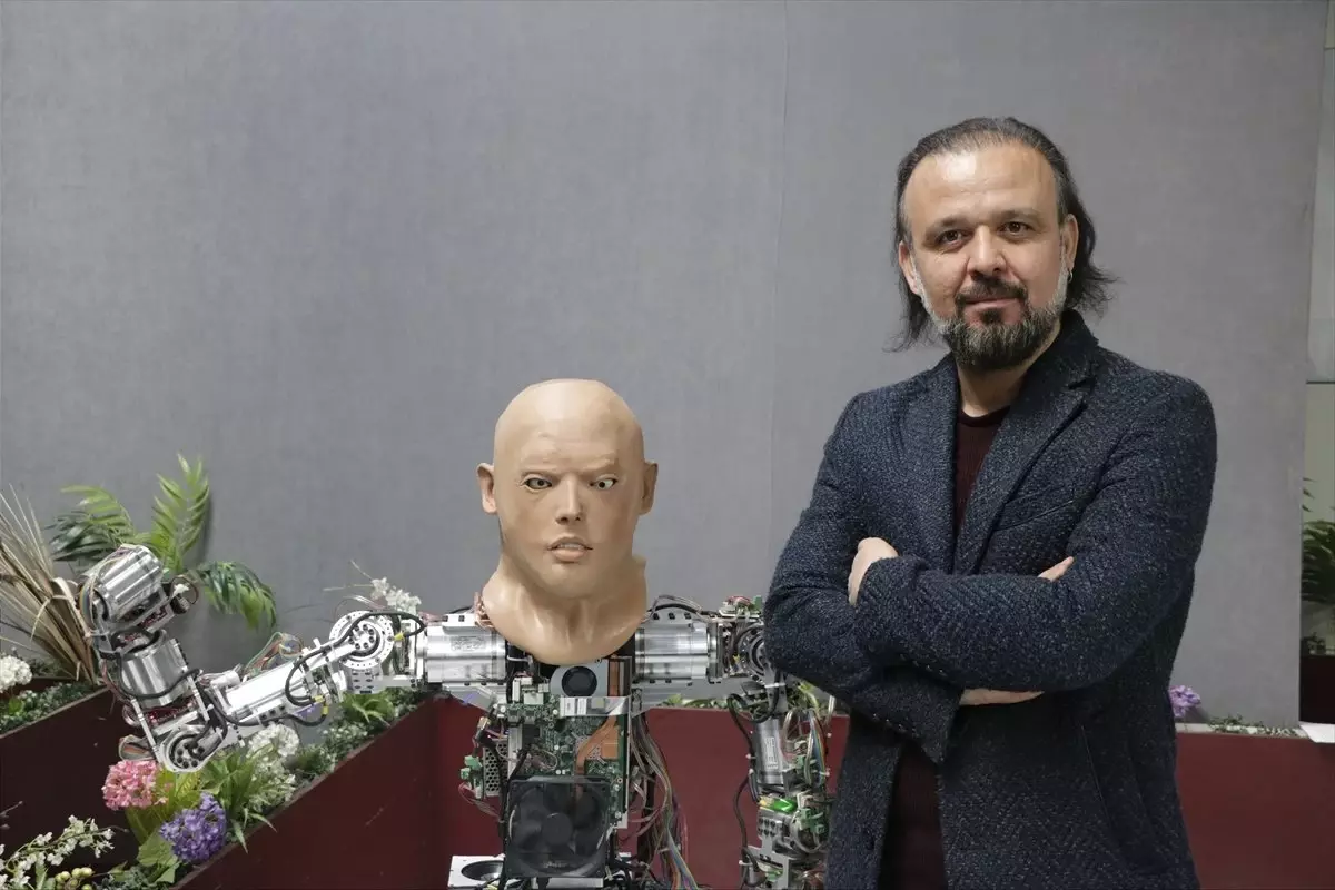 İnsansı Robot 'Akıncı-4'Ün Hareket Yeteneği Arttırıldı