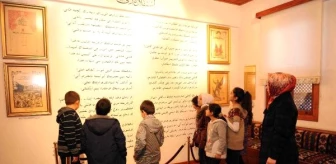 İstiklal Marşı'nın 98. Yılında Taceddin Dergahı Ziyaretçi Sayısı 5 Katına Çıktı