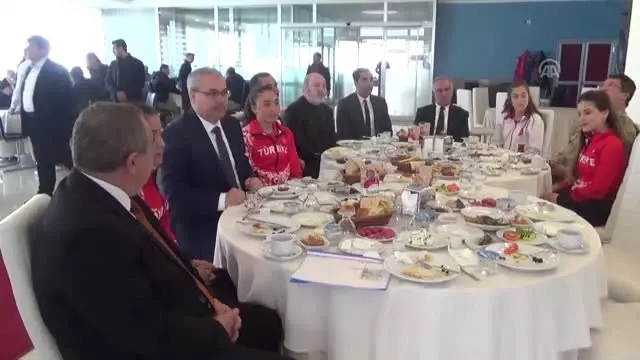 Muşlu Başarılı Atletler, Başarılı Atletler Ödüllendirildi - Muş Muşlu Başarılı Atletler, Başarılı Atletler Ödüllendirildi - Muş