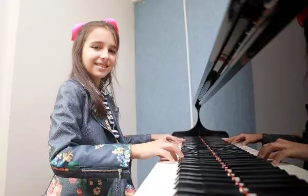 Müziğin 10 Yaşındaki Altın 'Çınar'ı Müziğin 10 Yaşındaki Altın 'Çınar'ı