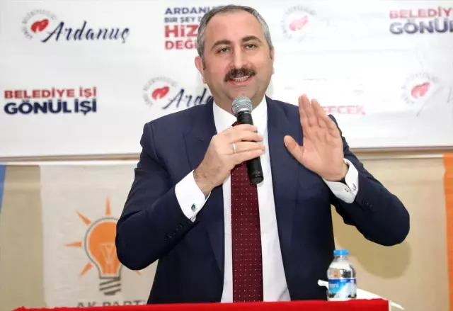 Siyaseti Millete Hizmet Aracı Olarak Görüyoruz