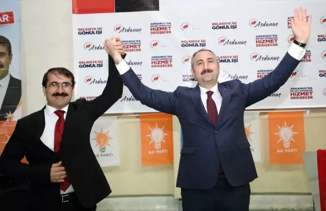 Siyaseti Millete Hizmet Aracı Olarak Görüyoruz