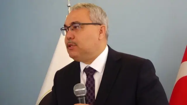 Tek Ayakkabıyla Koşan Akbingöl Altınla Ödüllendirildi Tek Ayakkabıyla Koşan Akbingöl Altınla Ödüllendirildi