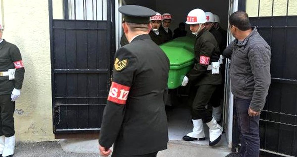 3 Çocuk Babası Uzman Çavuş, Evinde İntihar Etti, Acı Haberi Alan Eşi Sinir Krizi Geçirdi
