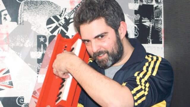 Yılın Sürpriz Aşkı! Gülben Ergen ve Müzisyen Emre Irmak Aşk Yaşıyor