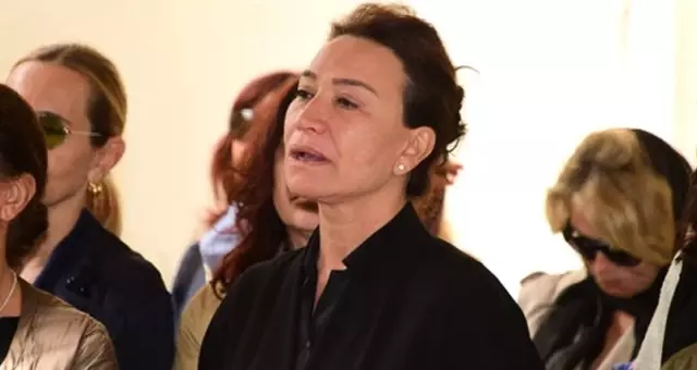 Demet Akbağ'ın Eşi Zafer Çika Trafik Kazası Geçirdi! Demet Akbağ'ın Eşi Zafer Çika Trafik Kazası Geçirdi!