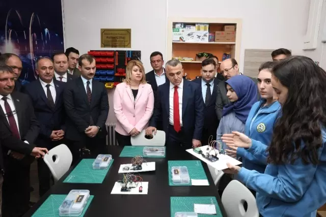 Eğitim Şehitlerinin İsimleri Sınıflara Verildi