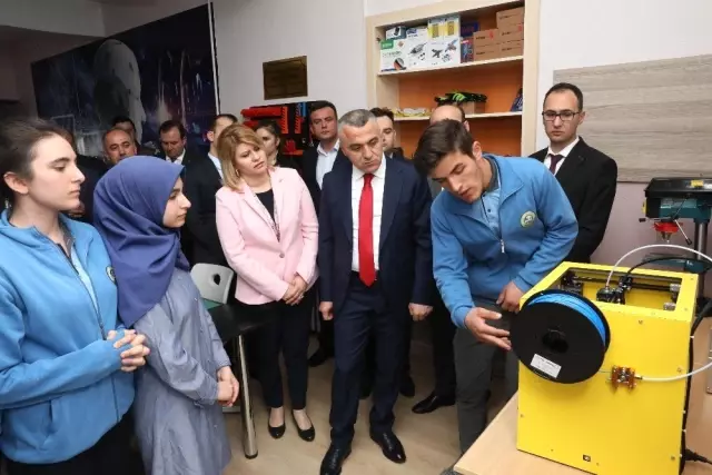 Eğitim Şehitlerinin İsimleri Sınıflara Verildi