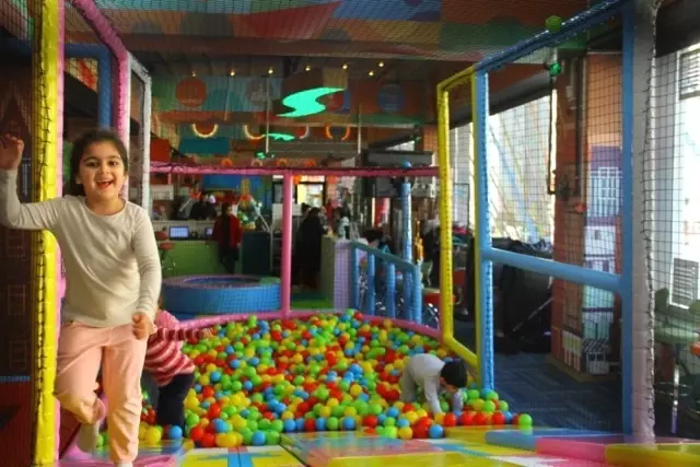 Kartallı Minikler Fun Street'te Doyasıya Eğlendi Kartallı Minikler Fun Street'te Doyasıya Eğlendi