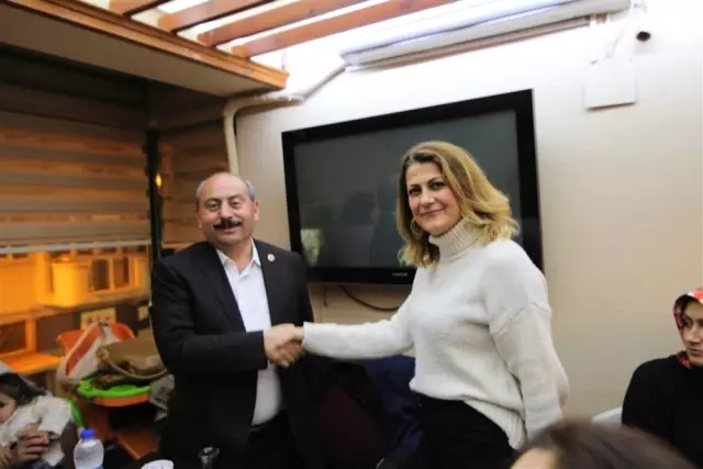 MHP'li Aday, AK Parti Adayına Destek İçin Çekildi