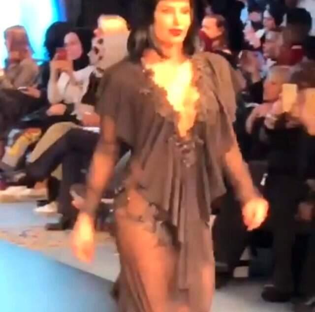 Muammer Ketenci, Defilesinde Kalçasını Gösteren Hatice'ye Sitem Etti