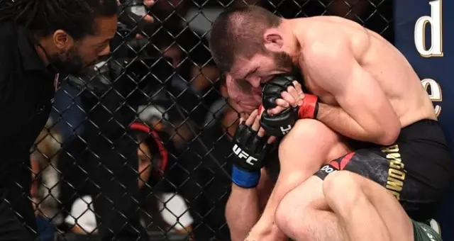 Müslüman Dövüşçü Khabib'e Yenilen Conor Mcgregor Gözaltına Alındı Müslüman Dövüşçü Khabib'e Yenilen Conor Mcgregor Gözaltına Alındı