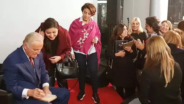 Nürnberg'de Ediz Hun Kuyruğu Nürnberg'de Ediz Hun Kuyruğu