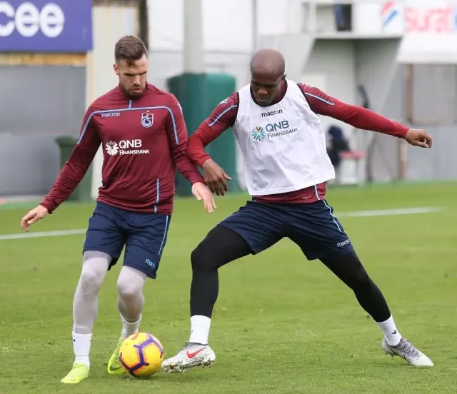 Rodallega ve Hosseini Antrenmanı Tamamlayamadı Rodallega ve Hosseini Antrenmanı Tamamlayamadı