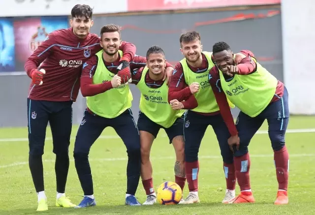 Rodallega ve Hosseini Antrenmanı Tamamlayamadı Rodallega ve Hosseini Antrenmanı Tamamlayamadı