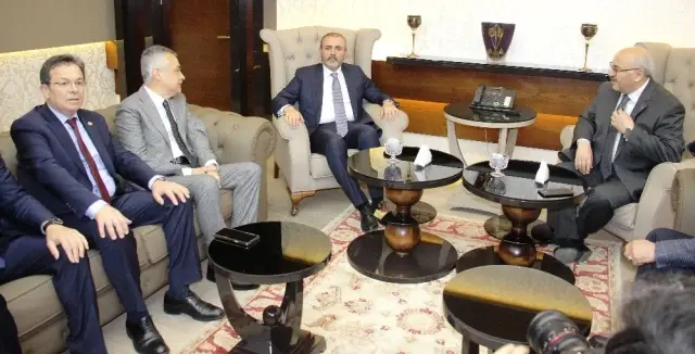 AK Parti Genel Başkan Yardımcısı Mahir Ünal'dan Vali Köşger'e Ziyaret AK Parti Genel Başkan Yardımcısı Mahir Ünal'dan Vali Köşger'e Ziyaret
