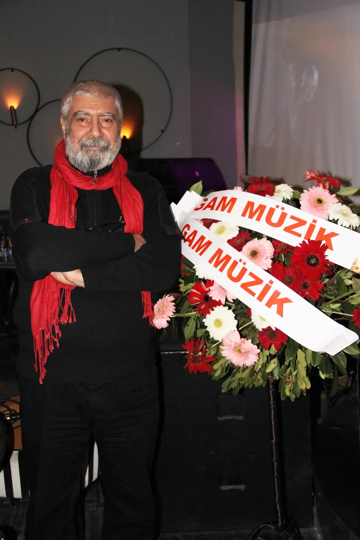 Bana En Yakın Sanatçı Hülya Avşar