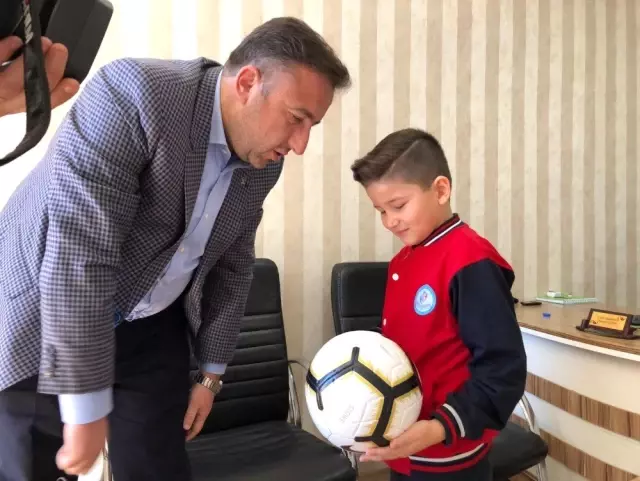 - Cumhurbaşkanı Erdoğan'a Mektup Yazan Görkem'e Cevap Geldi