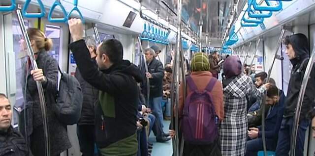 Gebze-Halkalı Banliyö Tren Hattı İlk Gününde Birçok Vatandaş Tarafından Kullanıldı