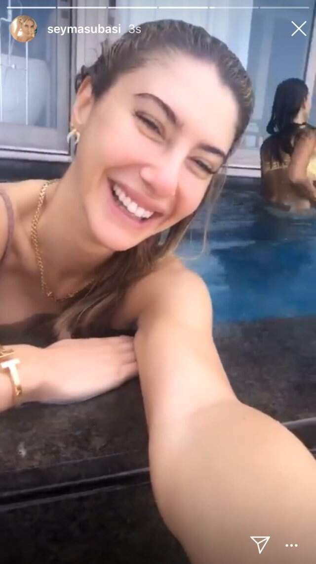 Şeyma Subaşı, Suyun İçinde Bikinili Poz Paylaşıp Acun'a Nispet Yaptı