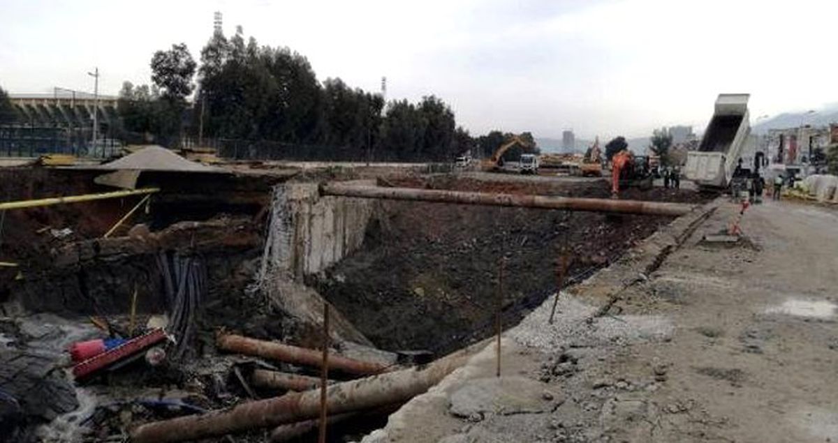 İzmir'de Metro Yeraltı Park İstasyonu İnşaatında Göçük: 2 Bekçi Göçük Altında