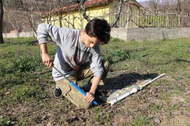 16 Yaşındaki Genç, Su Borularından 50 Metre Menzilli Tüfek Yaptı