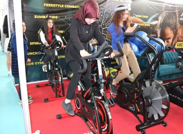 Adana'da Sağlık Festivali Başladı