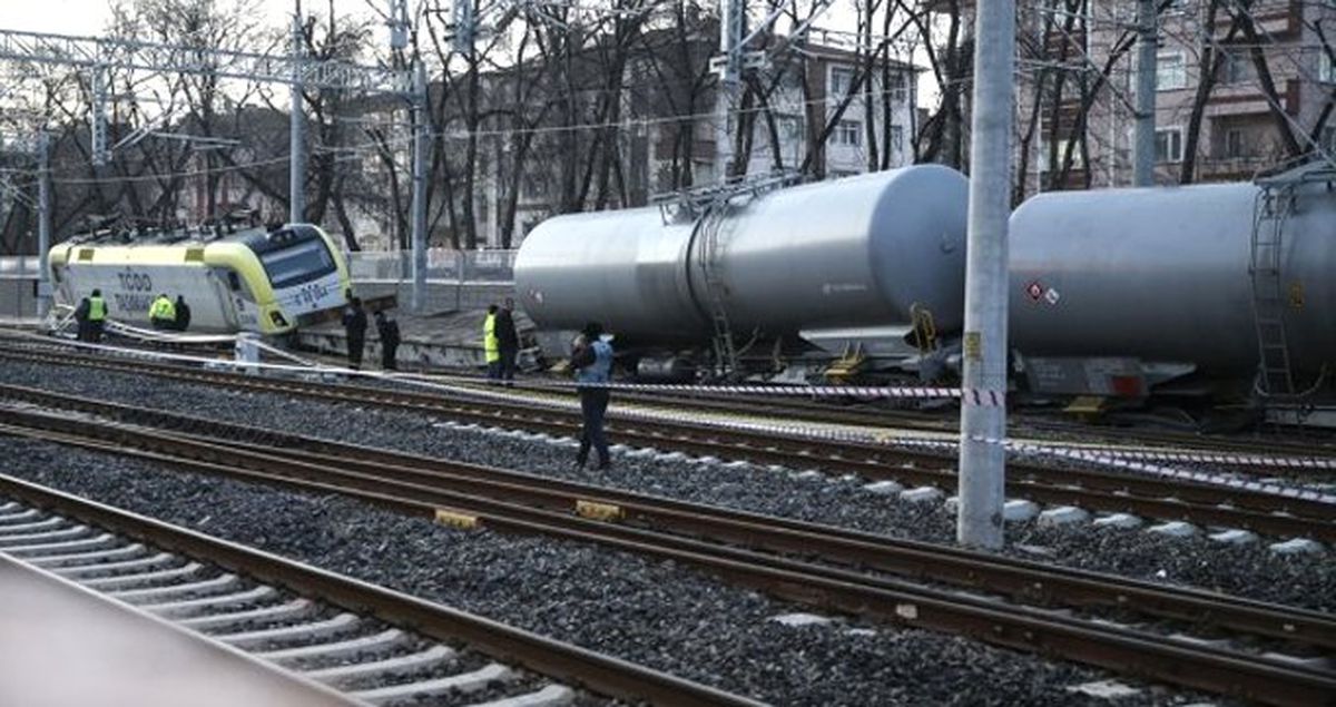 Ankara'da Akaryakıt Yüklü Tren Kaza Yaptı