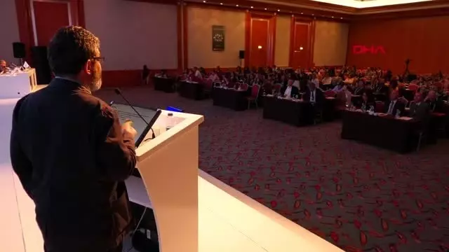 Antalya Prof. Dr. Azap Aşıya Direnç Nedeniyle Toplumda Büyük Salgınlar Olacak Antalya Prof. Dr. Azap Aşıya Direnç Nedeniyle Toplumda Büyük Salgınlar Olacak