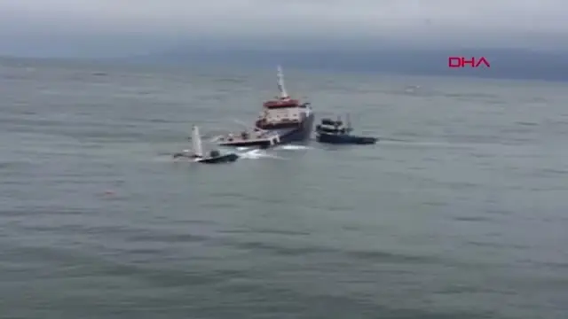 Balıkesir Marmara Adası’nda Karaya Oturarak Yan Yatan Yük Gemisi, Tamamen Battı