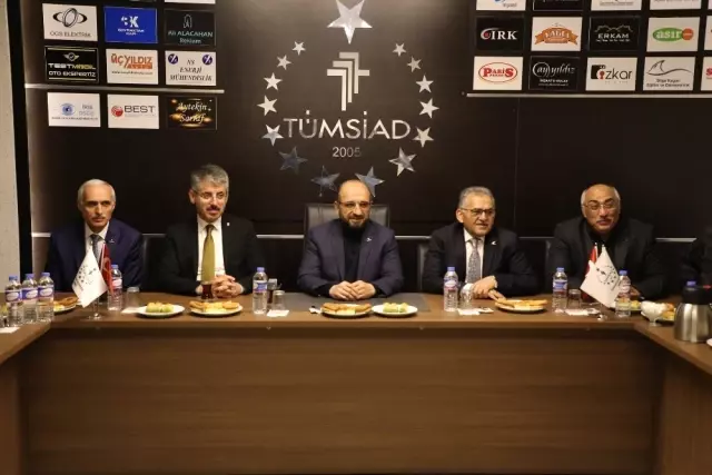 Başkan Dr. Memduh Büyükkılıç;