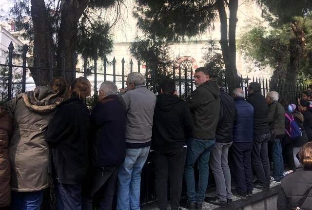 Demet Akbağ'ın Eşi Zafer Çika'nın Cenazesinde, Çileden Çıkaran Anlar
