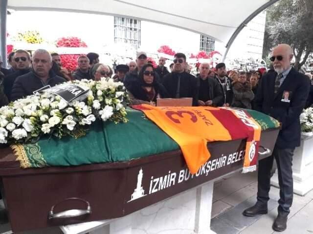 Demet Akbağ'ın Eşi Zafer Çika'nın Cenazesinde, Çileden Çıkaran Anlar