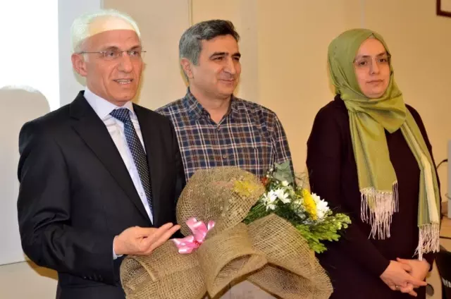 Osmanlı Saray Kadınları ve Padişah Haremi' Konferansı Saü'de Düzenlendi Osmanlı Saray Kadınları ve Padişah Haremi' Konferansı Saü'de Düzenlendi
