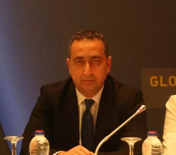 Prof. Dr. Azap: Aşıya Direnç Nedeniyle Toplumda Büyük Salgınlar Olacak Prof. Dr. Azap: Aşıya Direnç Nedeniyle Toplumda Büyük Salgınlar Olacak
