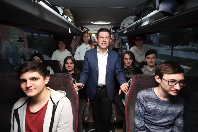 Başkan Subaşıoğlu Gençleri İstanbul'a Uğurladı
