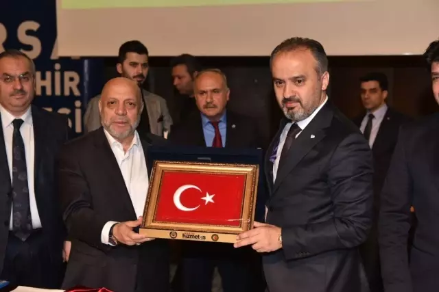 Bursa Büyükşehir'de Toplu Sözleşme Sevinci Bursa Büyükşehir'de Toplu Sözleşme Sevinci