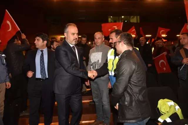 Büyükşehir'de Toplu Sözleşme Sevinci Büyükşehir'de Toplu Sözleşme Sevinci