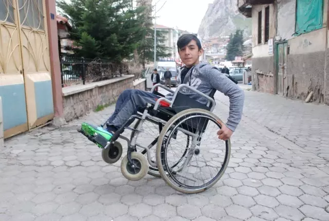 Engelsiz Engelliden Akrobatik Hareketler Engelsiz Engelliden Akrobatik Hareketler