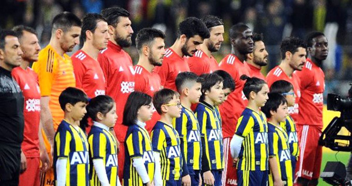 Fenerbahçeliler Tekbir Getirince Sivassporlu Ndinga Gözyaşlarını Tutamadı