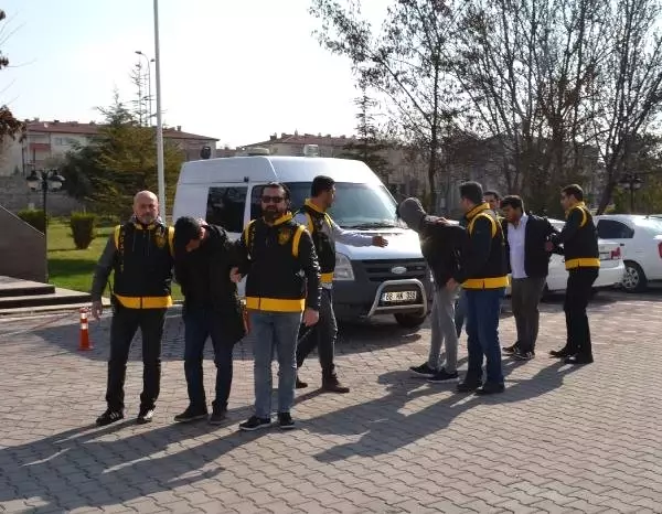 Fetö ile Korkutarak Dolandıran 3 Kardeş Tutuklandı
