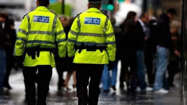 İngiltere,Yeni Zelanda'daki Saldırı Sonrası Önlemlerini Artırdı: Polis, Camilerin Çevresinde Devriye Geziyor