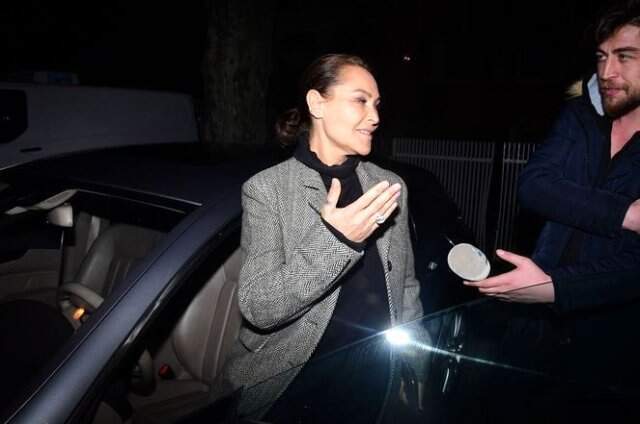 'Kaya İle Evlenmem Bir Tektaşa Bakar' Diyen Hülya Avşar, 800 Bin TL'lik Yüzüğü İle Kafaları Karıştırdı