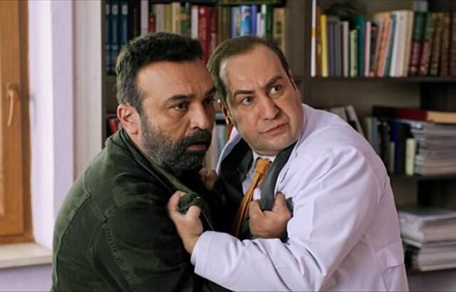 Oyuncu Burak Satıbol, Filmindeki Ayhan Taş'la Olan Yatak Sahnesi Açıklaması Olay Oldu
