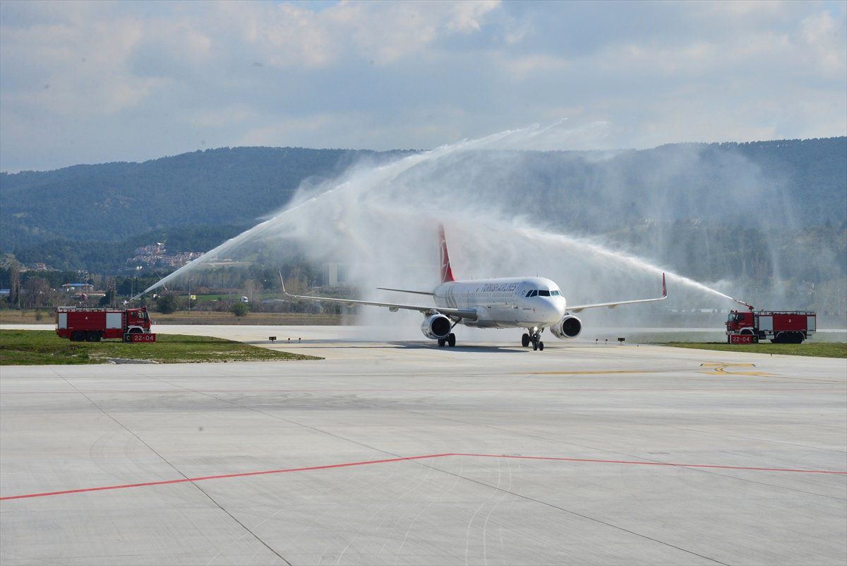 THY'nin İstanbul-Çanakkale Uçuşları Başladı