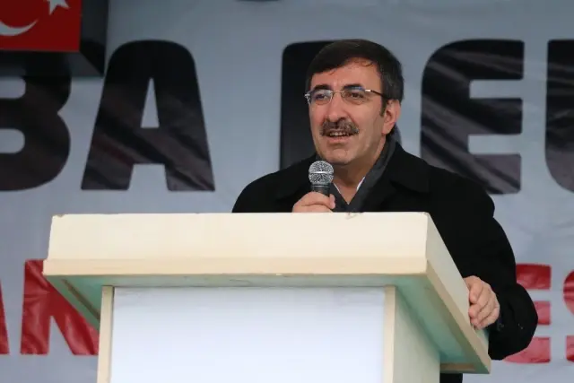 AK Parti Genel Başkan Yardımcısı Yılmaz'ın Van Temasları AK Parti Genel Başkan Yardımcısı Yılmaz'ın Van Temasları