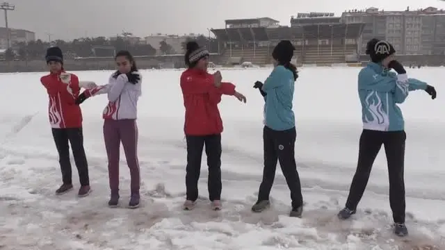 Karda ve Asfaltta Şampiyonalara Hazırlanıyorlar Karda ve Asfaltta Şampiyonalara Hazırlanıyorlar